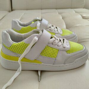 NEW Women's Size 7.5 VINCE CAMUTO SARGITA Neon Leather Running Shoes